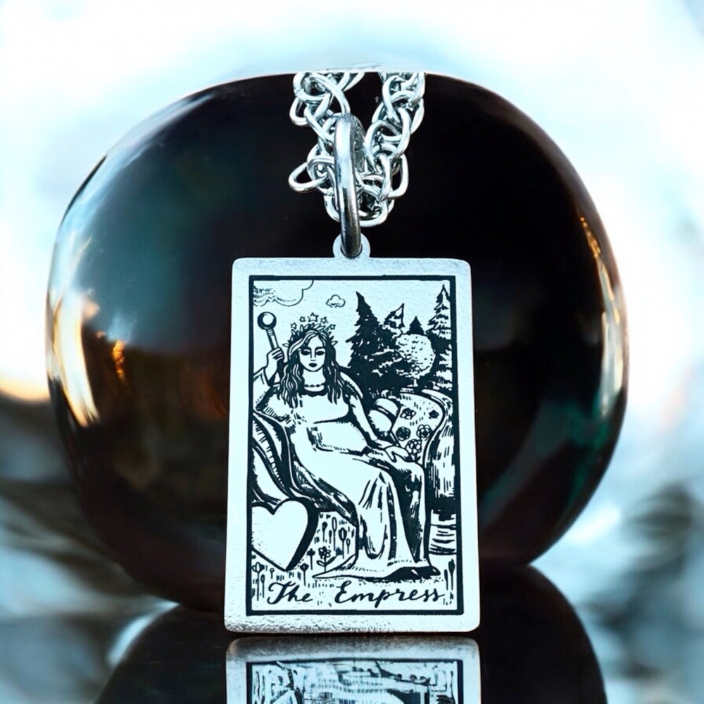 🆕 The Empress Three Ring Tarot Card Pendant Necklace Stainless Steel